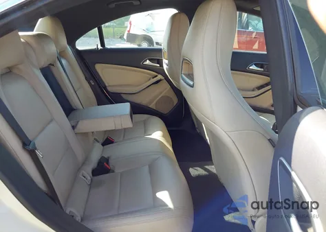 2015 Mercedes-Benz Cla 250 z USA, uszkodzony, nr VIN WDDSJ4EBXFN184548